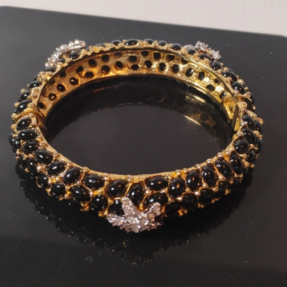 Kenneth Jay Lane Bangle Bracelet featuring black cabochons and crystal starfish - Picture 6 of 8